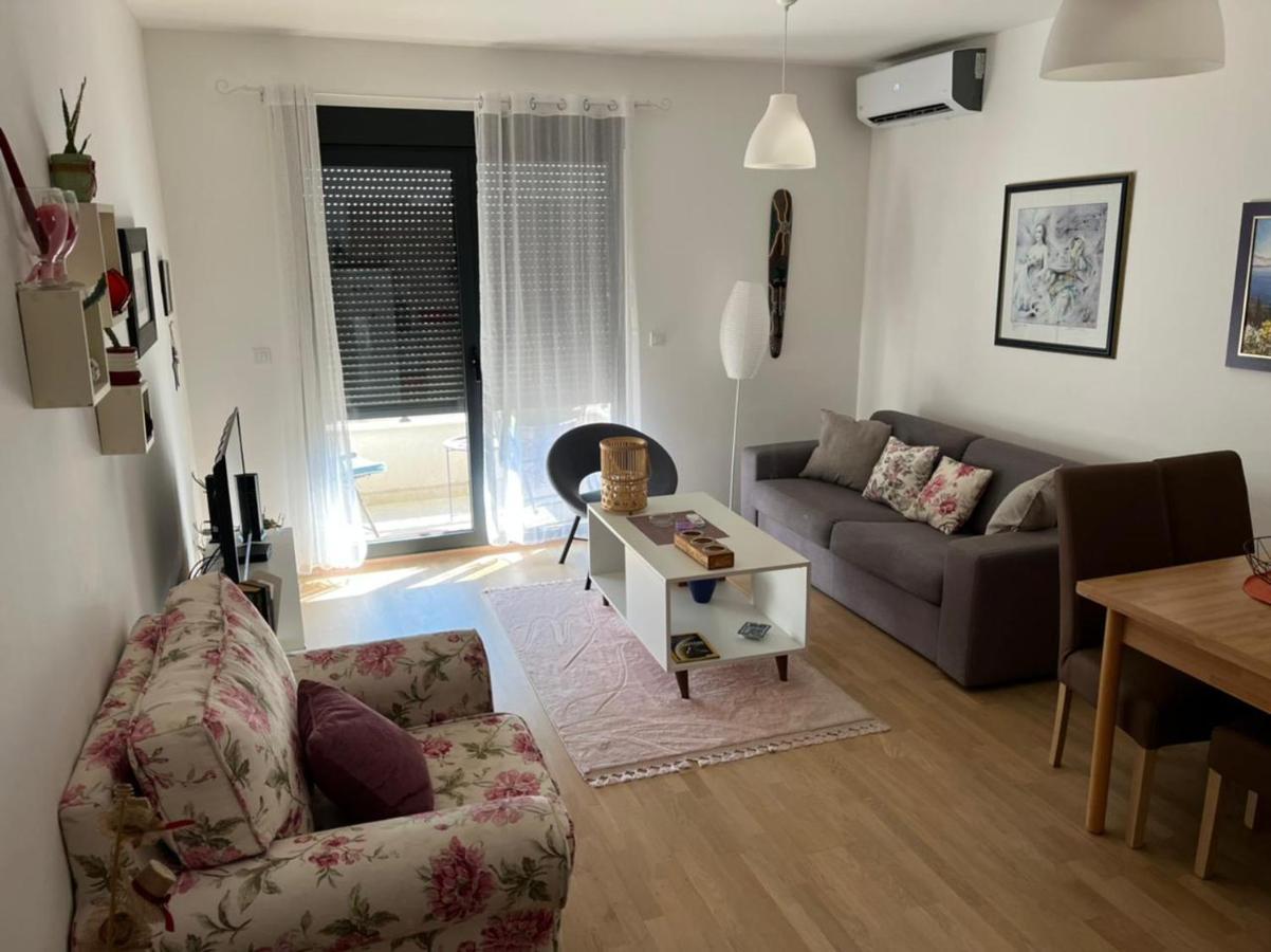 Lovely Pink Flat Διαμέρισμα Ποντγορίτσα Εξωτερικό φωτογραφία
